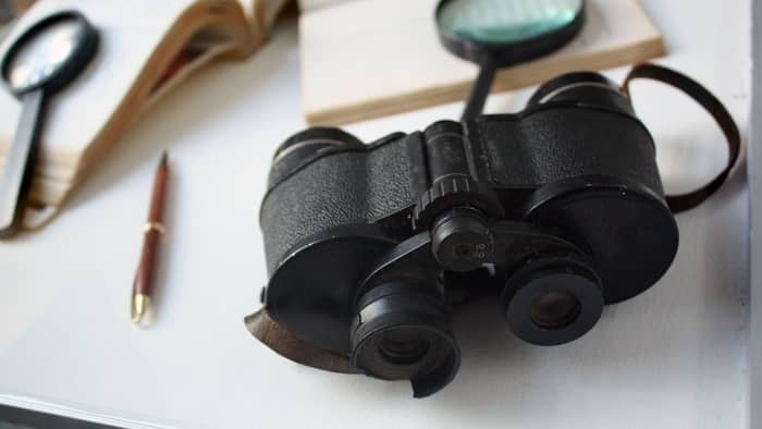  What are 10x25 binoculars used for